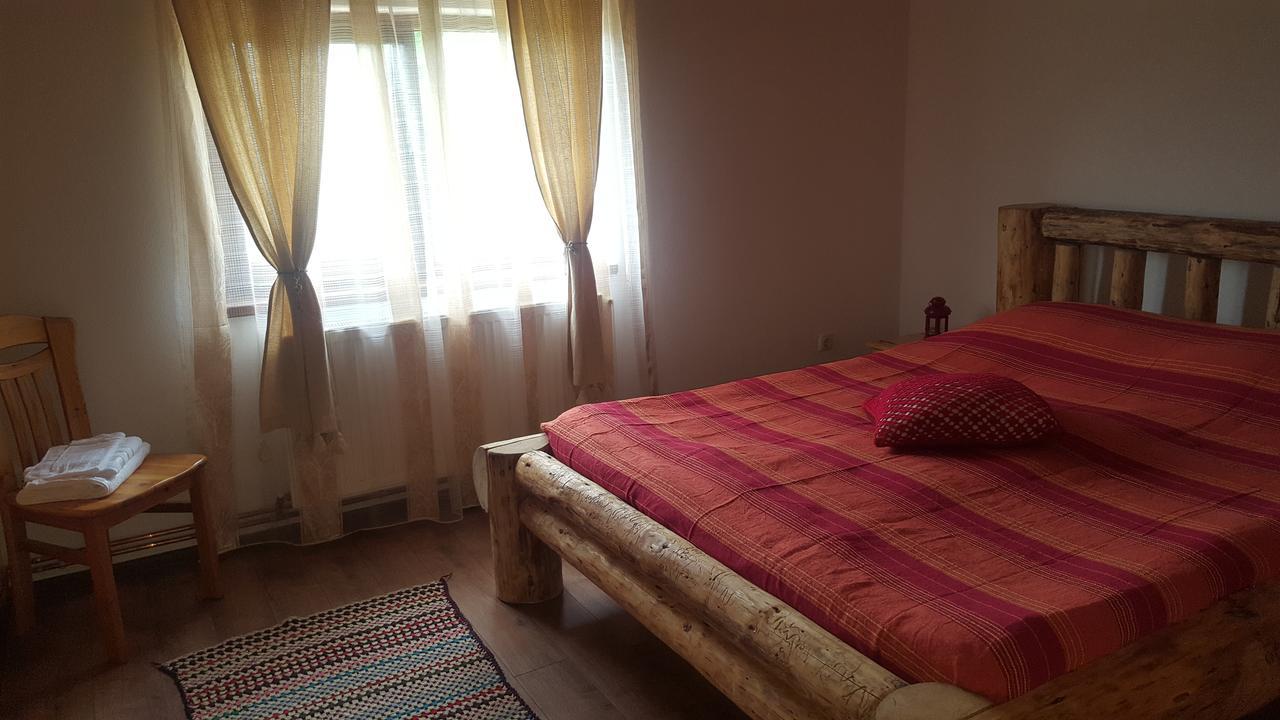 Casa Din Piatra Hotel Poiana  ภายนอก รูปภาพ