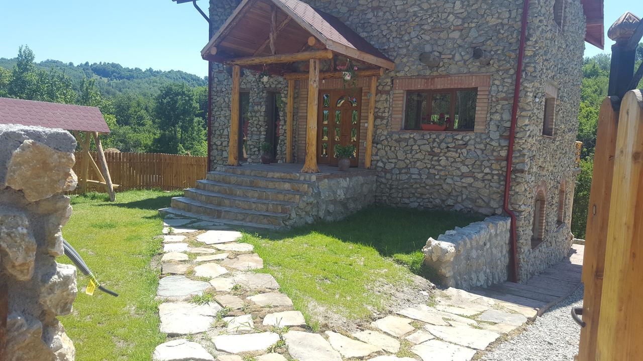 Casa Din Piatra Hotel Poiana  ภายนอก รูปภาพ