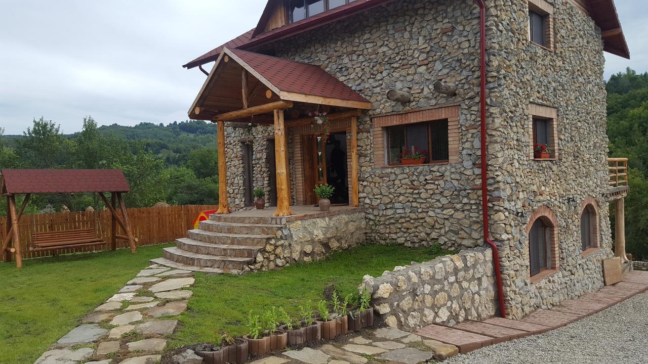 Casa Din Piatra Hotel Poiana  ภายนอก รูปภาพ