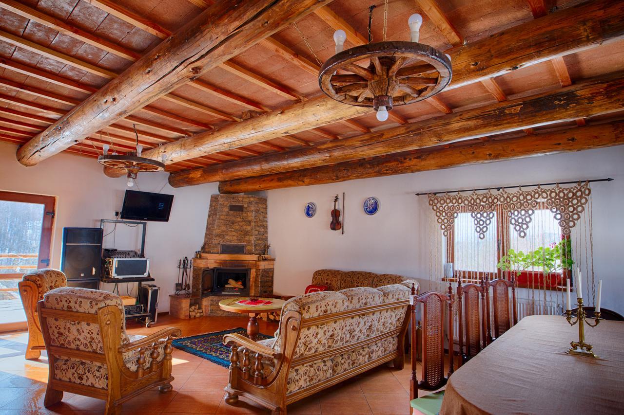 Casa Din Piatra Hotel Poiana  ภายนอก รูปภาพ